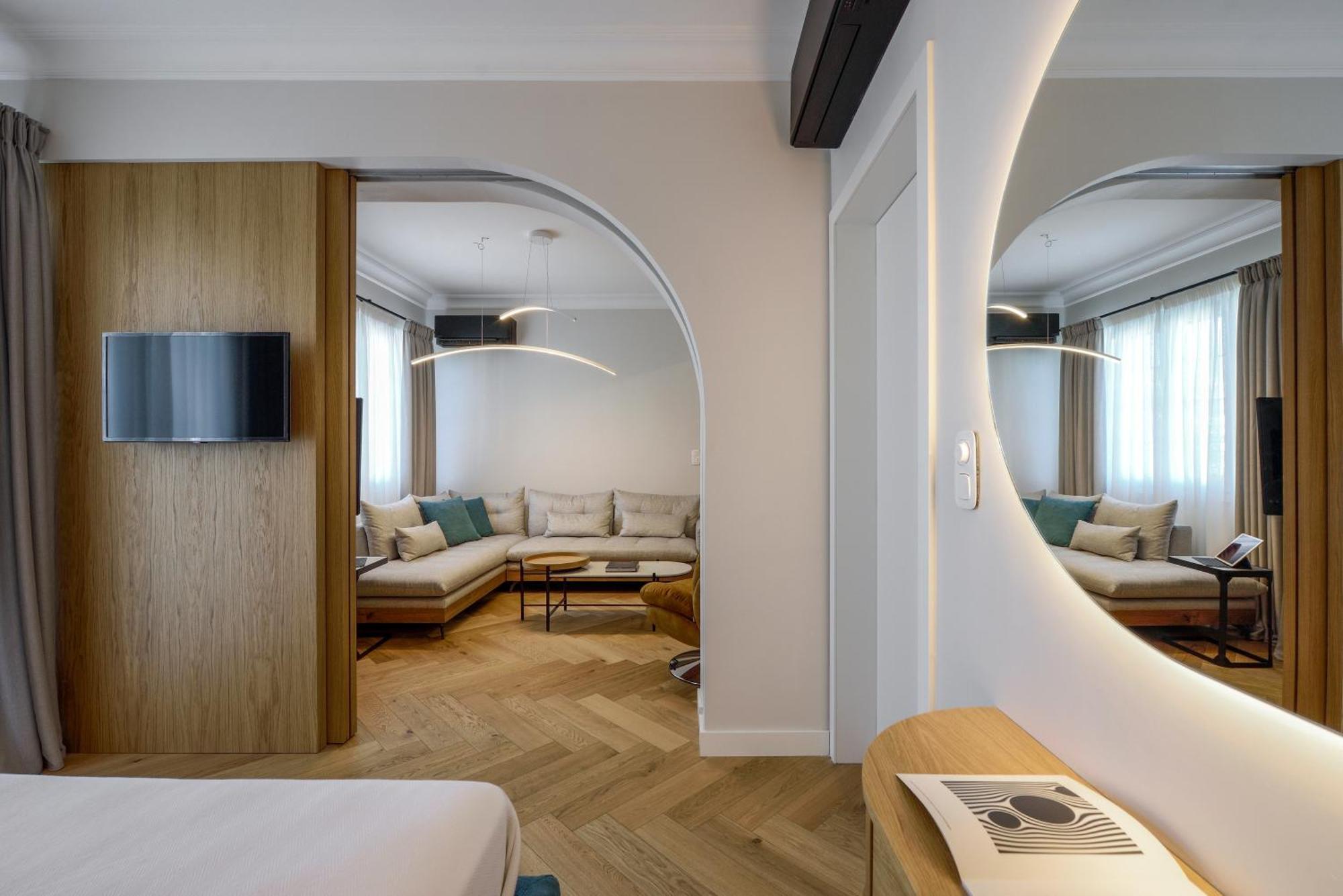 Queen Apartment Thessaloniki By Luxlikehome テッサロニキ エクステリア 写真