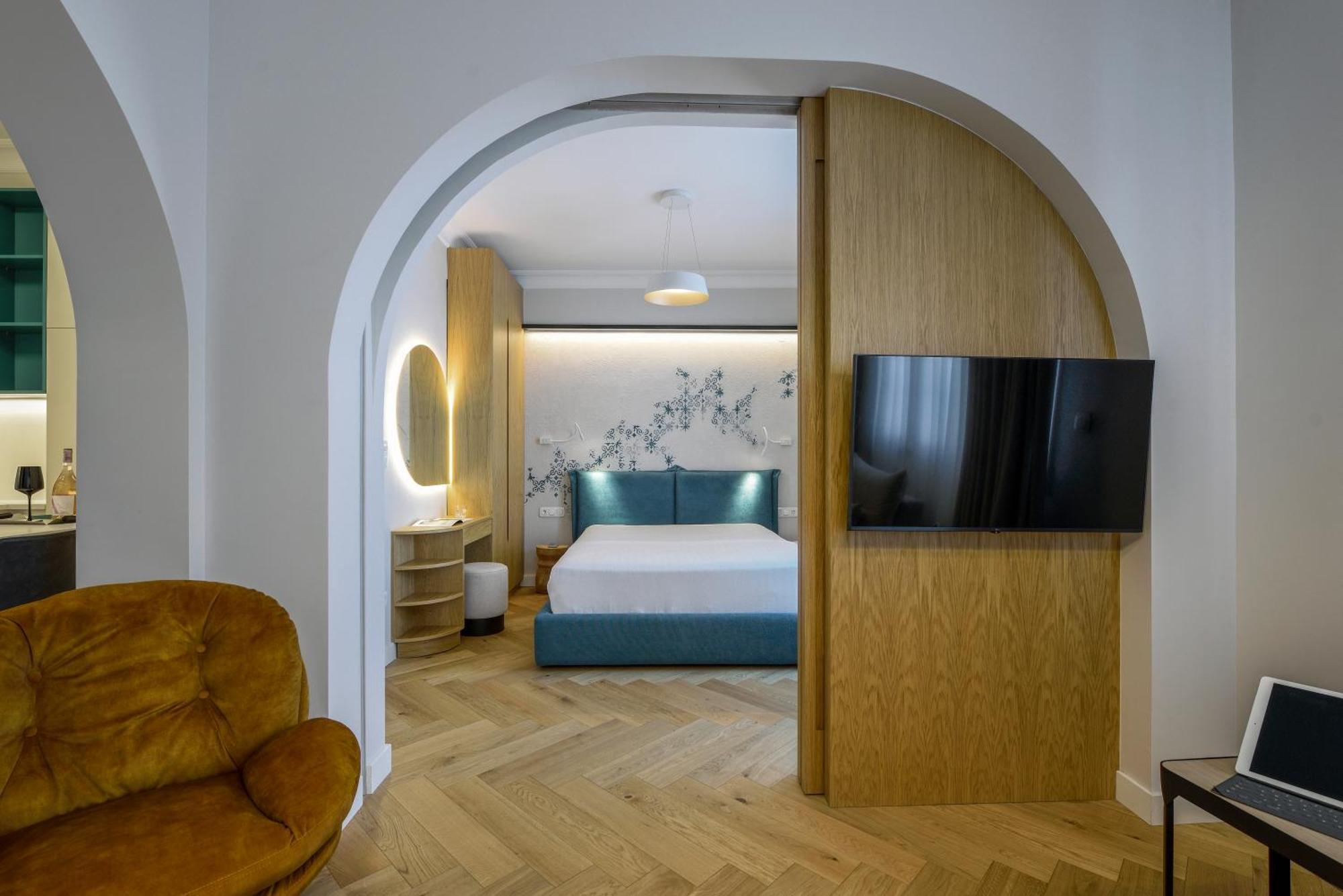 Queen Apartment Thessaloniki By Luxlikehome テッサロニキ エクステリア 写真