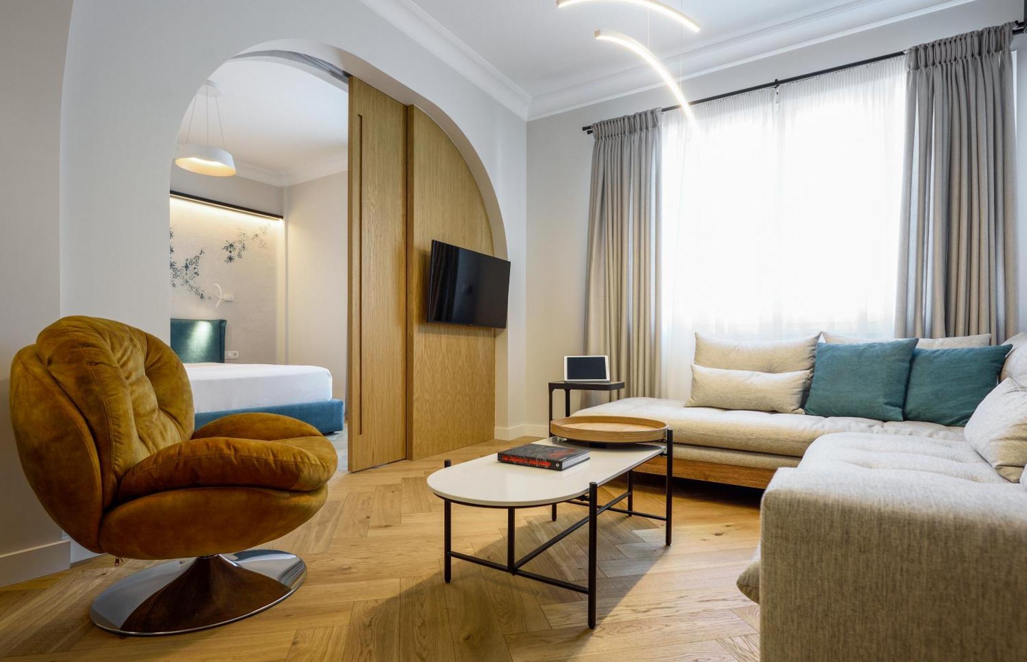 Queen Apartment Thessaloniki By Luxlikehome テッサロニキ エクステリア 写真