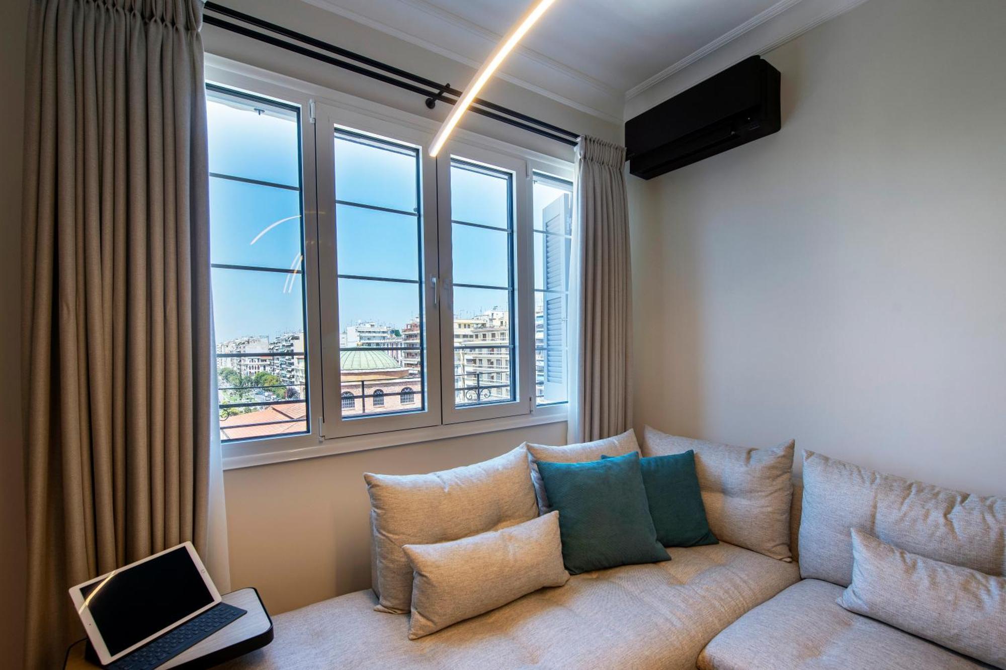 Queen Apartment Thessaloniki By Luxlikehome テッサロニキ エクステリア 写真